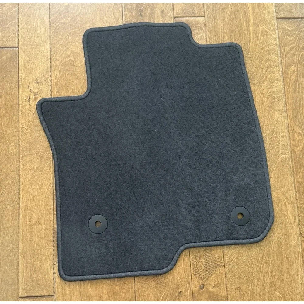 Genuine GM OEM Cadillac Escalade ESV Carpet Floor Mats 4pc Set 84626112